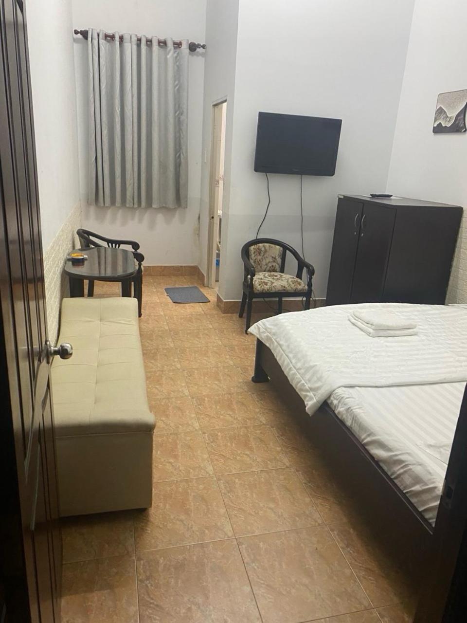 Khach San Khanh Du - Khanh Du Hotel Bien Hoa Exteriör bild
