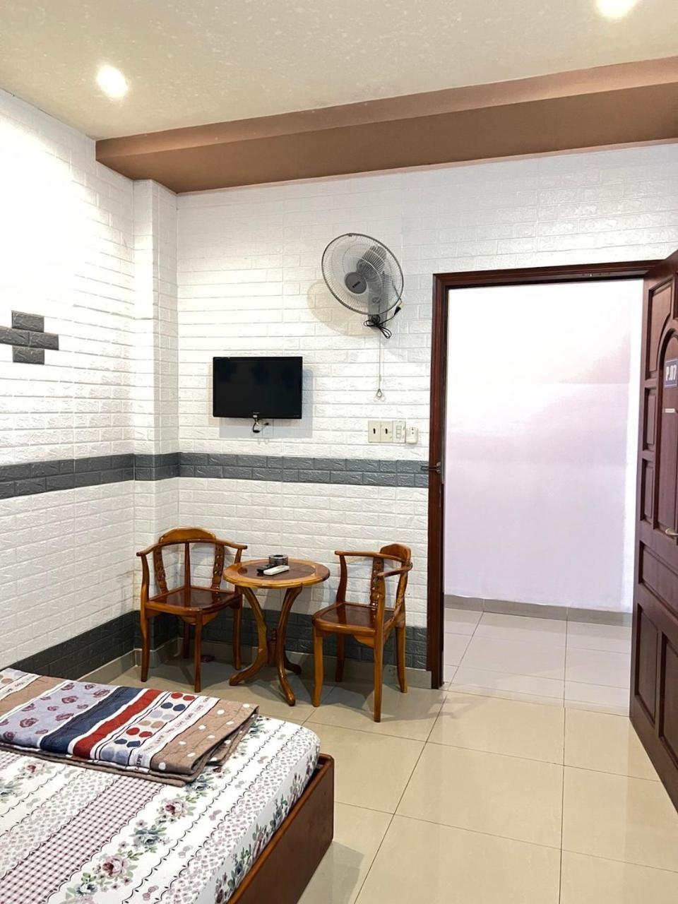Khach San Khanh Du - Khanh Du Hotel Bien Hoa Exteriör bild